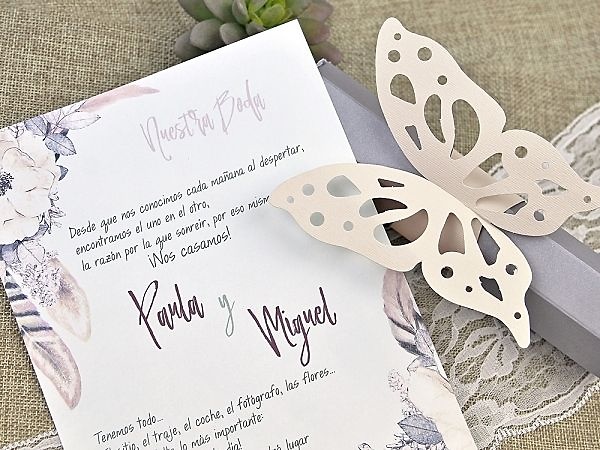 Invitación de boda pergamino mariposa 39619 