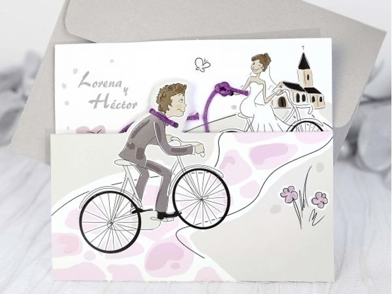 Invitaciones de boda novios en bicicleta 